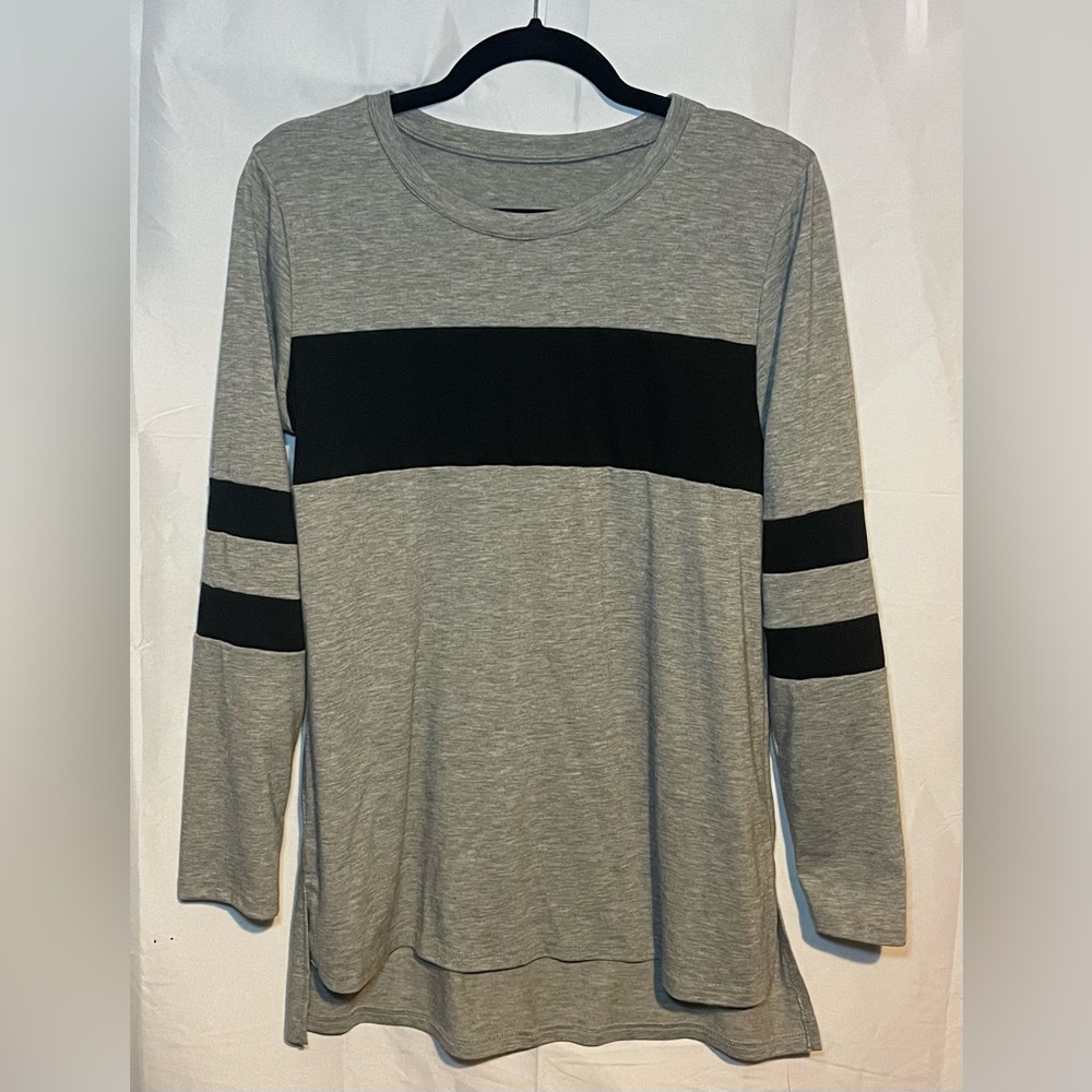 Gray and Black Women's Top Long Sleeve Size Small